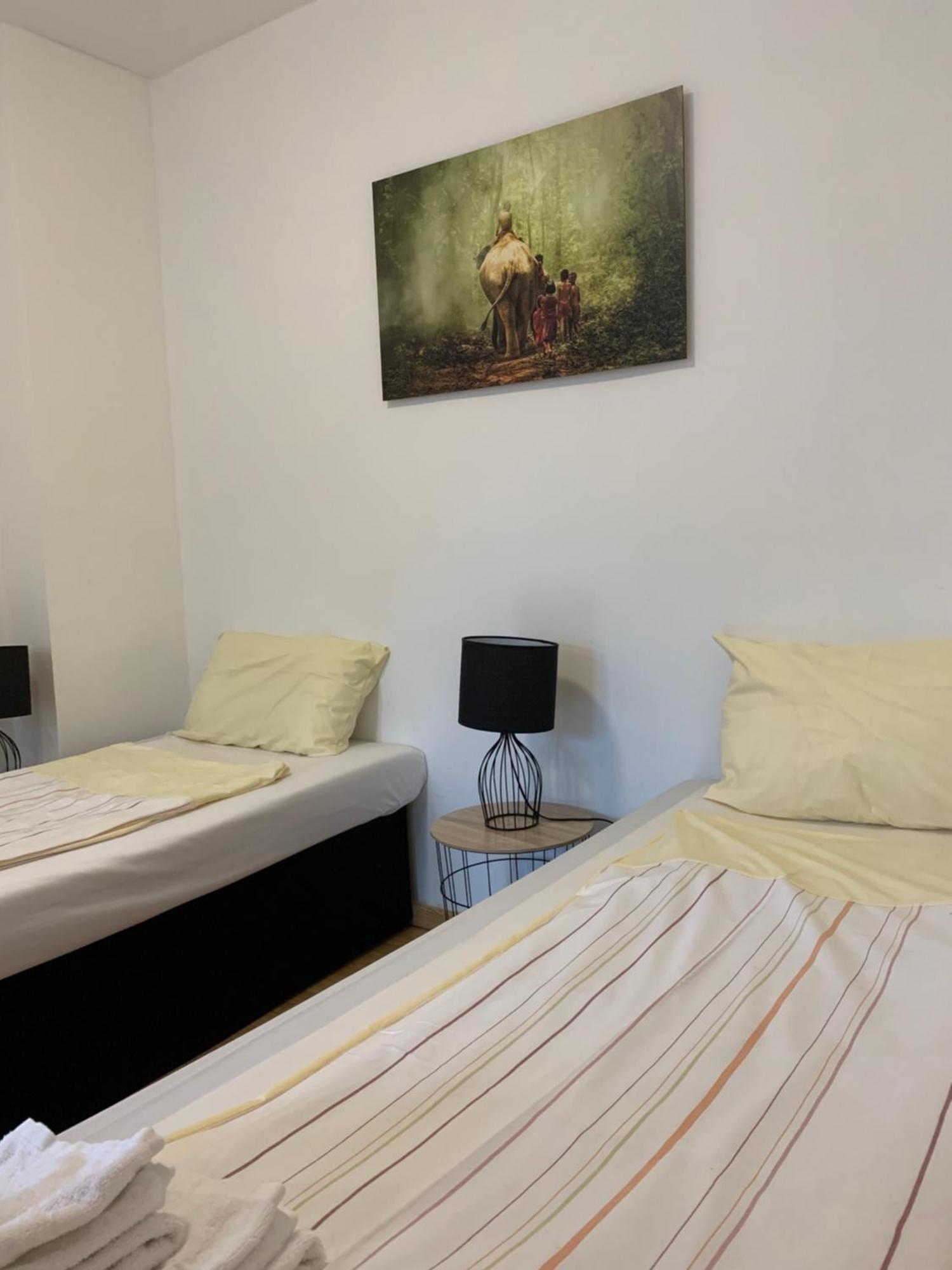 Praktische City Apartments Direkt Am Hauptbahnhof Neumünster Esterno foto